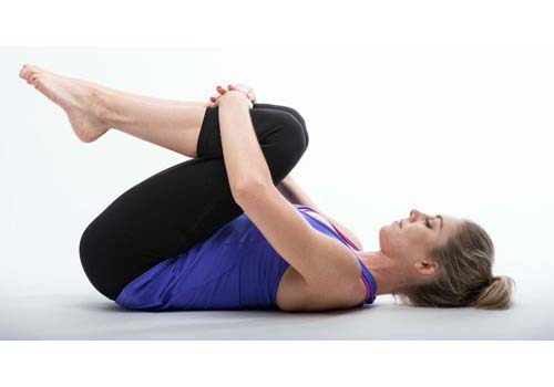 bai-tap-yoga-tri-trao-nguoc-da-day-thuc-quan-tu-the-nam-im