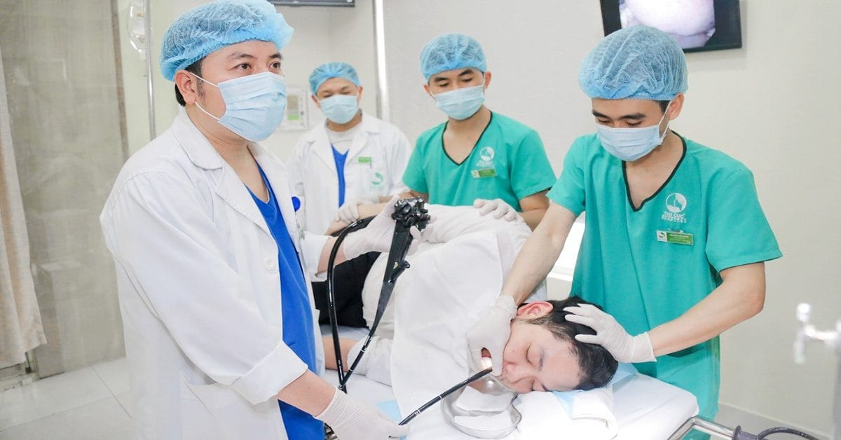 kham-trao-nguoc-da-day-co-can-noi-soi