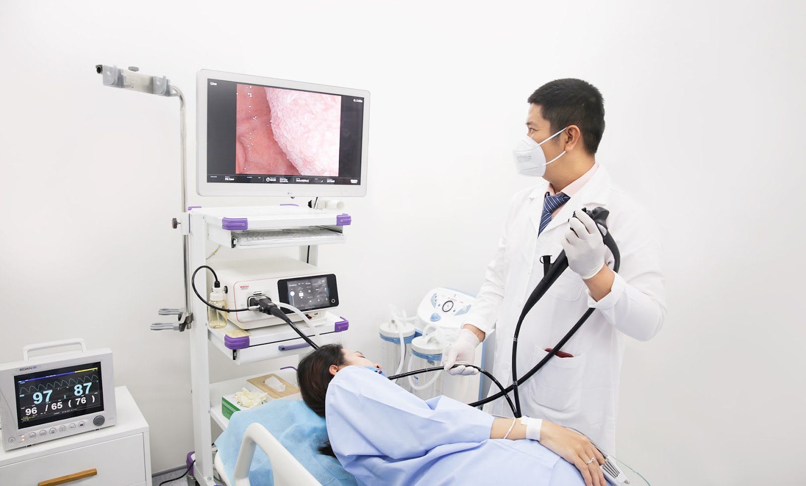 kham-trao-nguoc-da-day-co-can-noi-soi