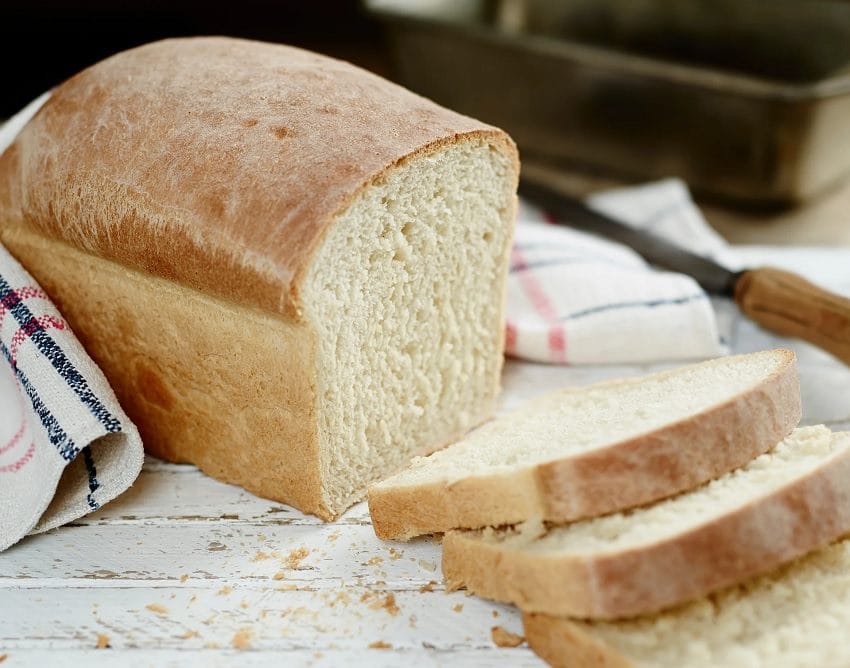 banh-mi-nua-dem-dau-da-day-phai-lam-sao